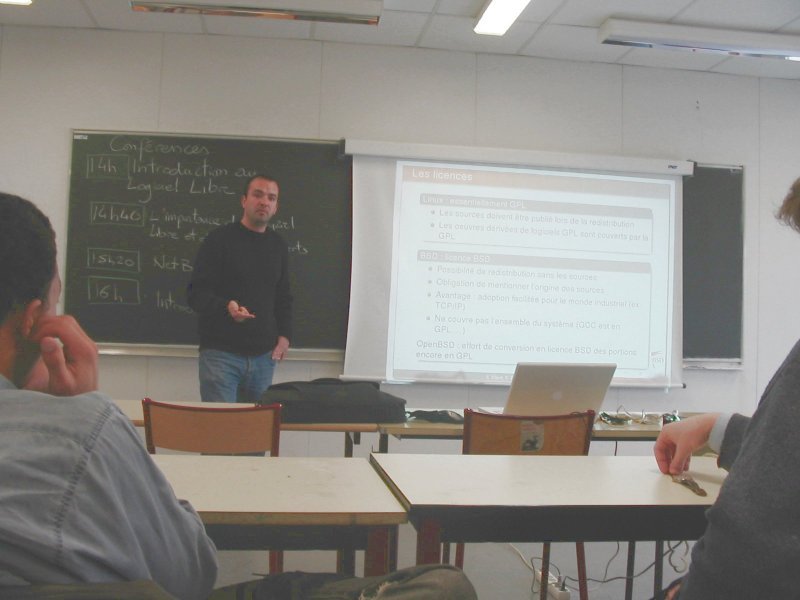 Licences: deux modes de pense...